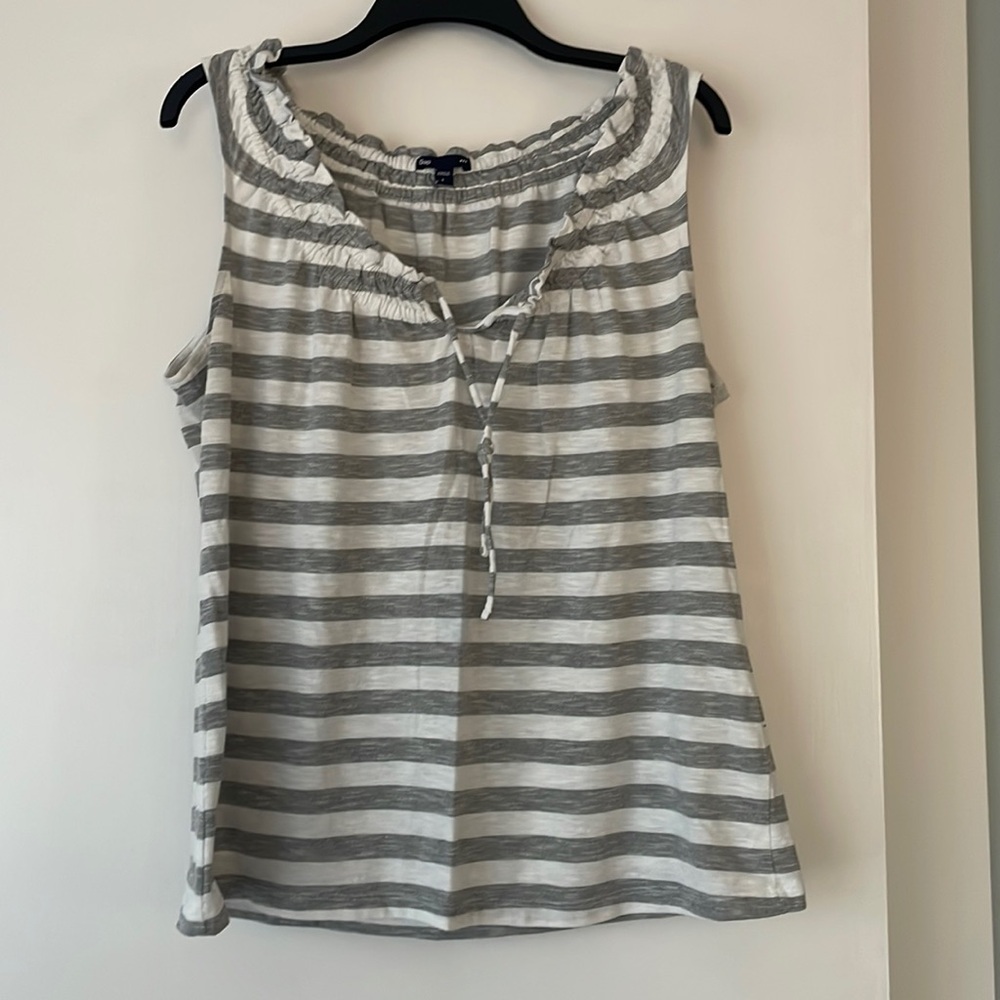 Striped sleeveless tank top